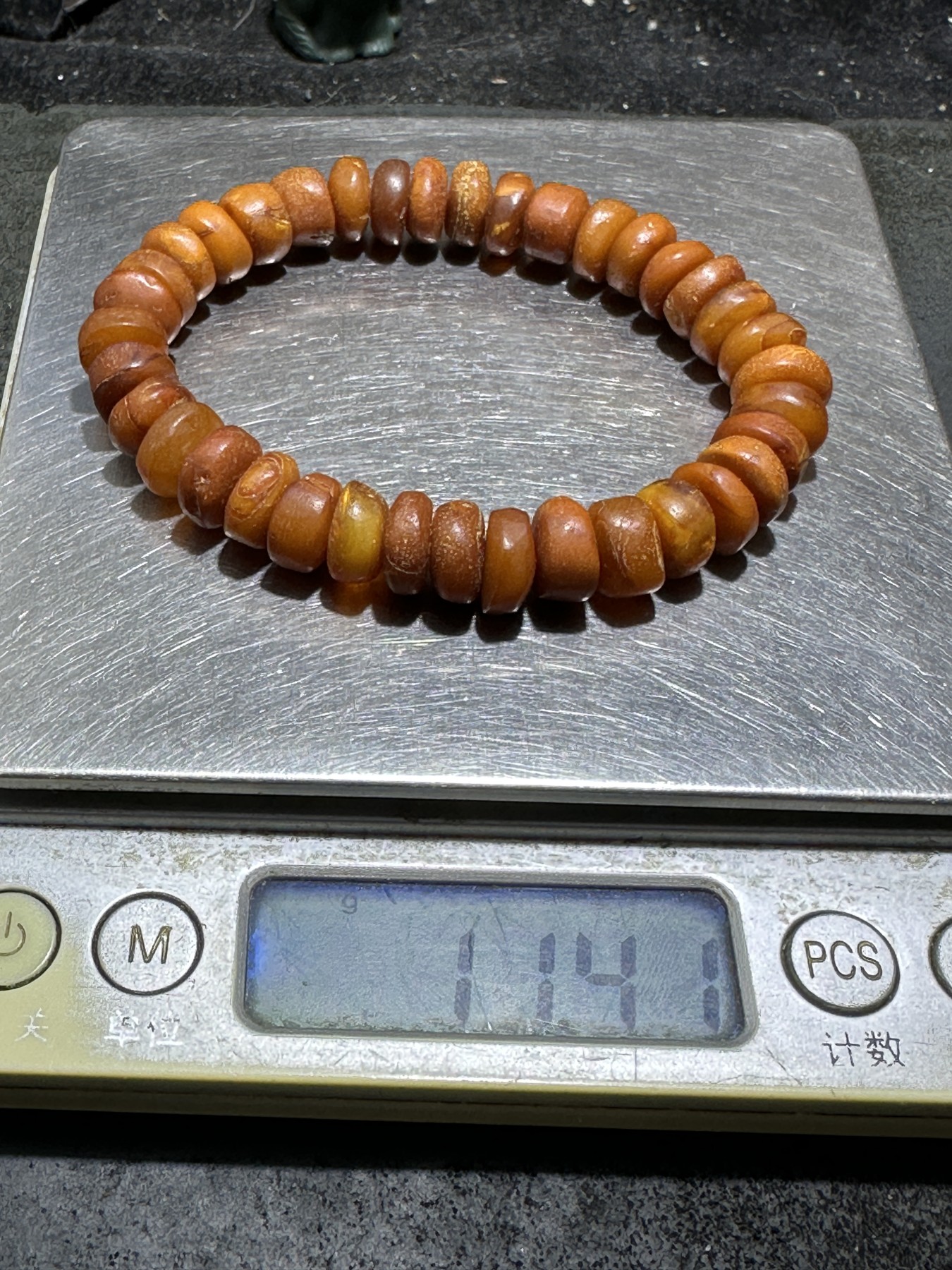 精美老蜜随形隔片手串一条
