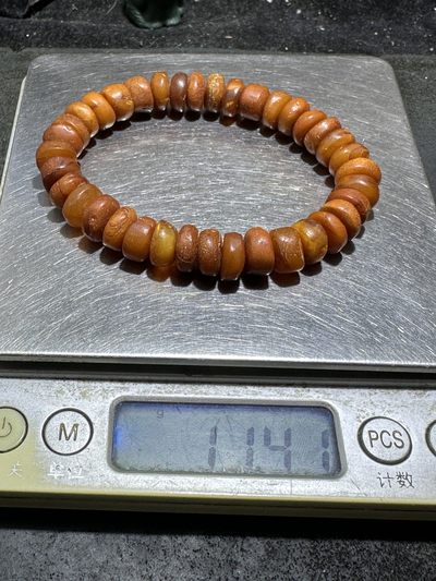 精美老蜜随形隔片手串一条 精美老蜜随形隔片手串一条