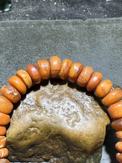 精美老蜜随形隔片手串一条 精美老蜜随形隔片手串一条