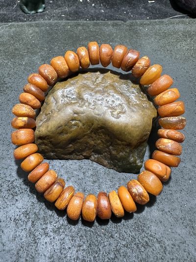 精美老蜜随形隔片手串一条 精美老蜜随形隔片手串一条