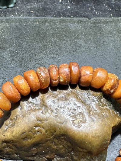 精美老蜜随形隔片手串一条 精美老蜜随形隔片手串一条