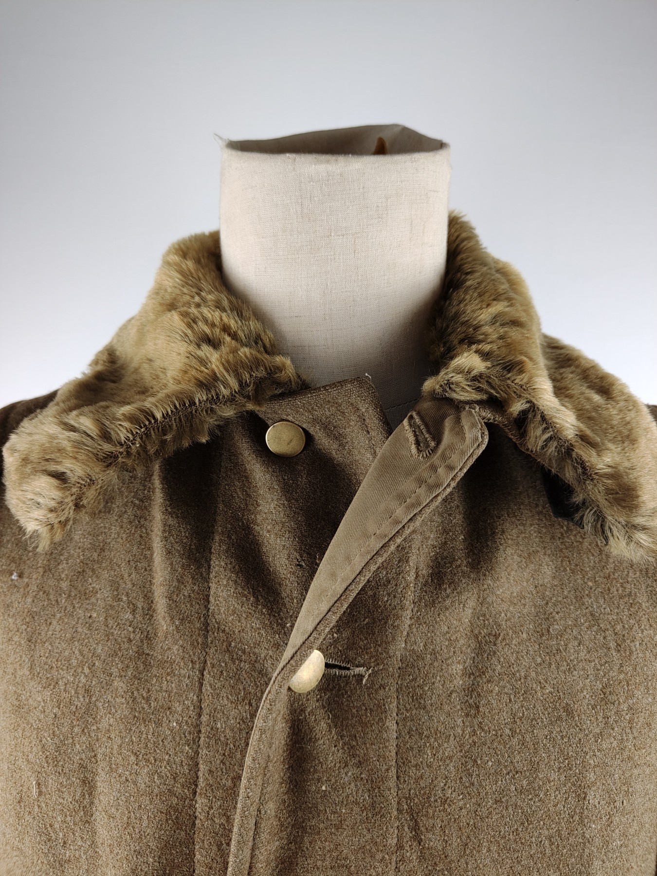 全场0元起拍 第100期 咸鱼国勋章拍卖专场 10月18日（周日）下午6：00开始 日本战时 三式士兵大衣 关东菌毛领样式