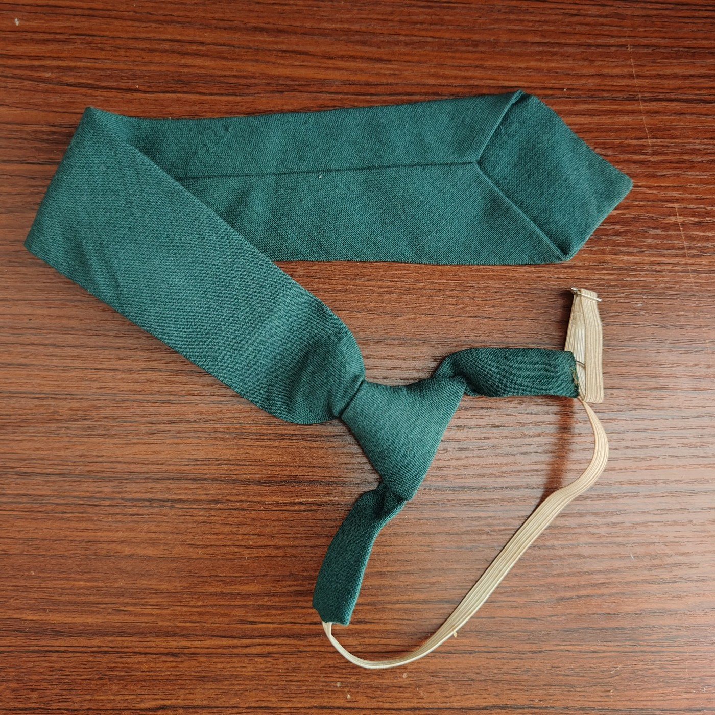 全场0元起拍 第100期 咸鱼国勋章拍卖专场 10月18日（周日）下午6：00开始 东德警察领带