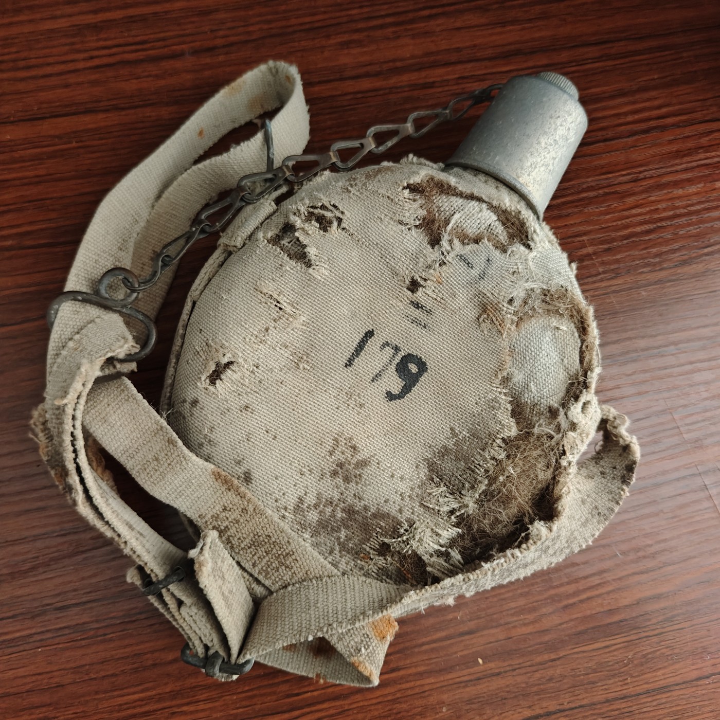 全场0元起拍 第100期 咸鱼国勋章拍卖专场 10月18日（周日）下午6：00开始 日本 IJN 战前海军军官用野战水壶 有损