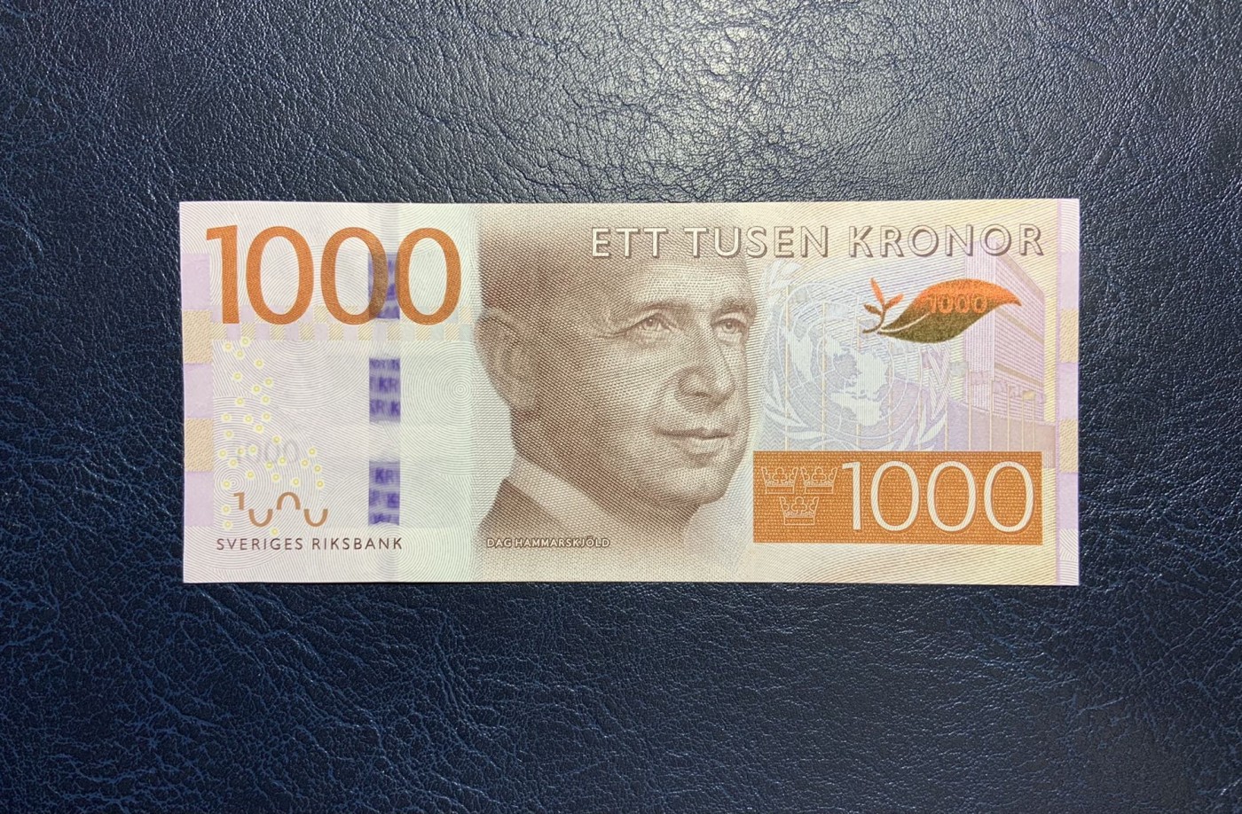 收藏联盟Quantum Auction 第297期拍卖  瑞典2015年1000克朗 品相UNC 00双尾号 瑞典前外长 第二任联合国秘书长达格·哈马舍尔德