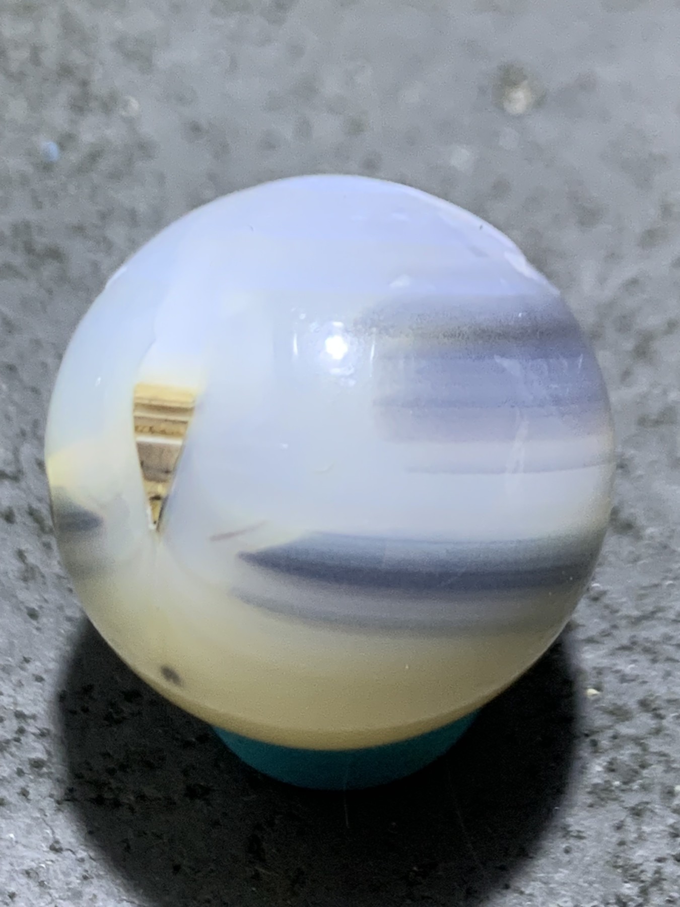 精美亚光高玉化巴西玛瑙手工俏色巧雕招财金蟾2.0圆珠一个！