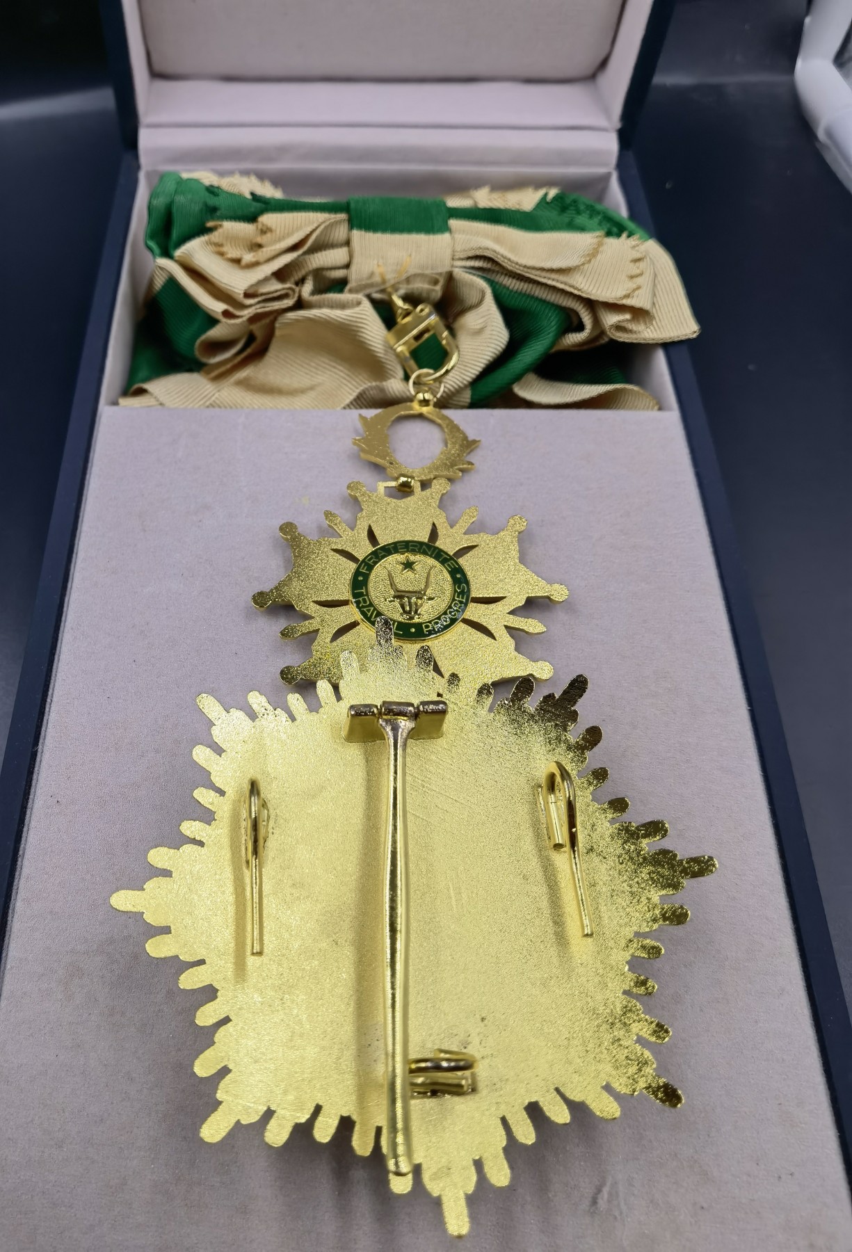 0押金拍卖 全场0起 大陆勋赏俱乐部第七期拍卖 原盒尼日尔共和国大指挥官级功勋勋章（大授）