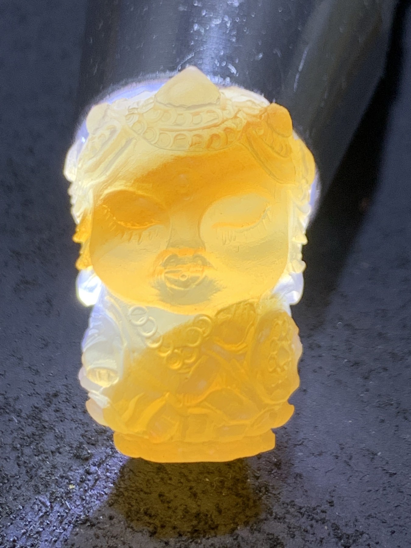 精美亚光高玉化巴西玛瑙手工满工雕刻宝宝菩萨珠子（吊坠）一个！