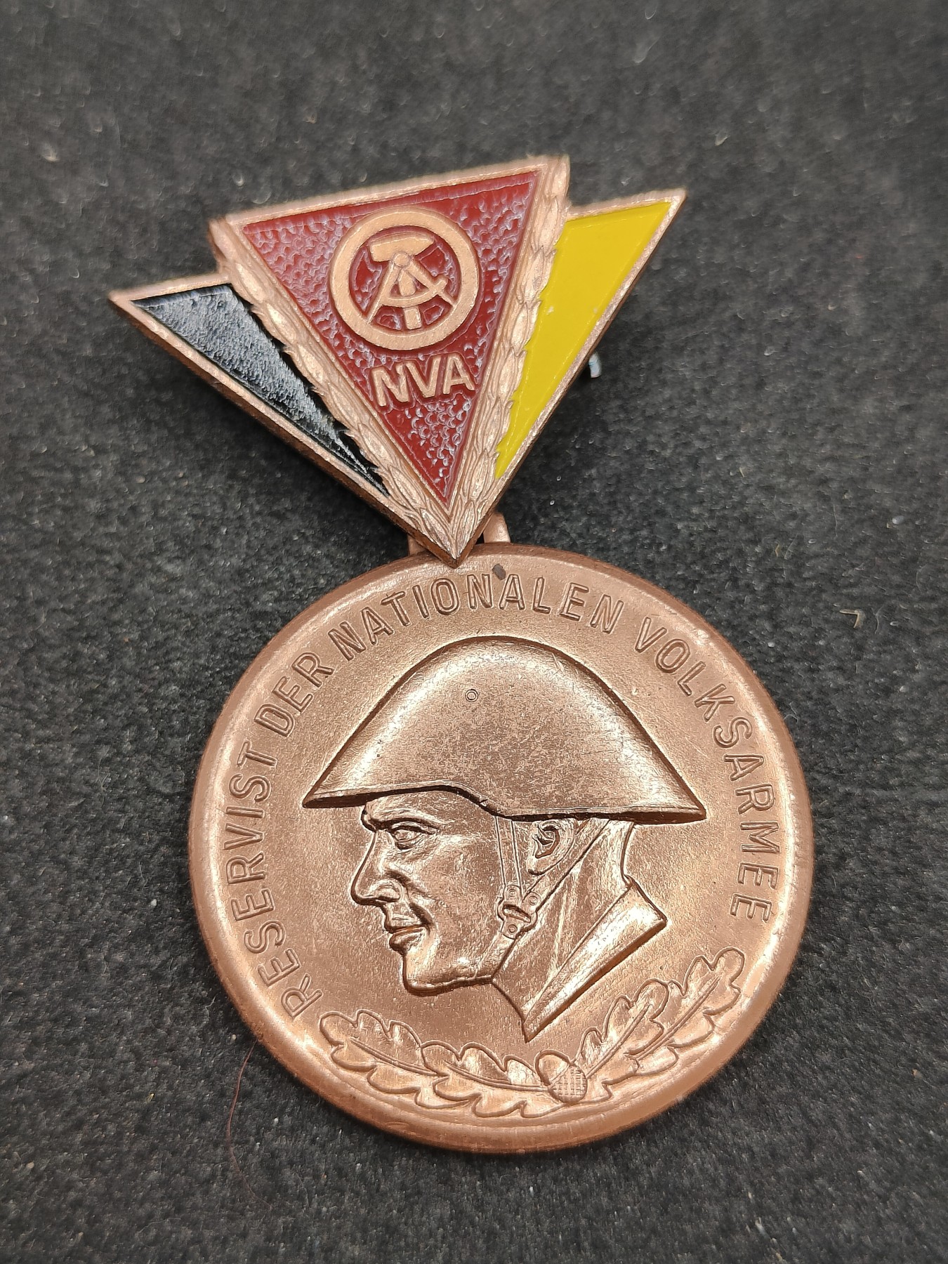 全场0元起拍 第100期 咸鱼国勋章拍卖专场 10月18日（周日）下午6：00开始 东德人民军预备役证章