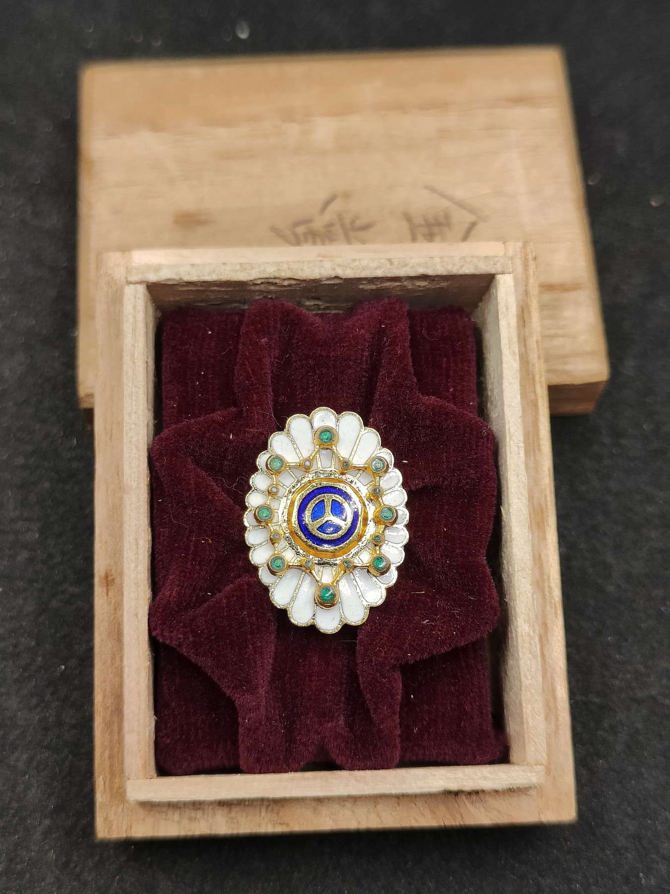 全场0元起拍 第100期 咸鱼国勋章拍卖专场 10月18日（周日）下午6：00开始 日本优良运转者金章