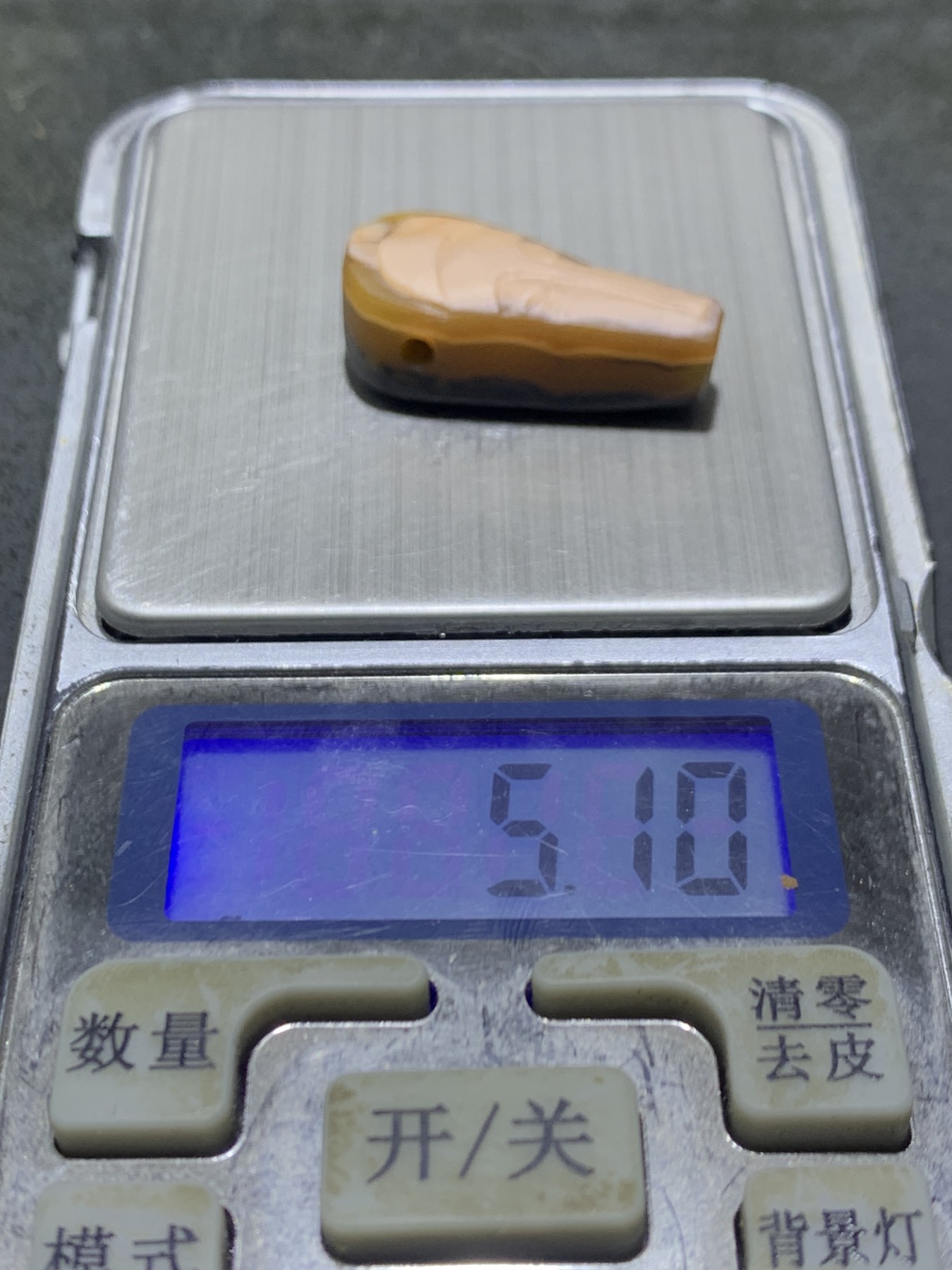 精美亚光战国红玛瑙手工俏色巧雕童子一体佛头三通一个