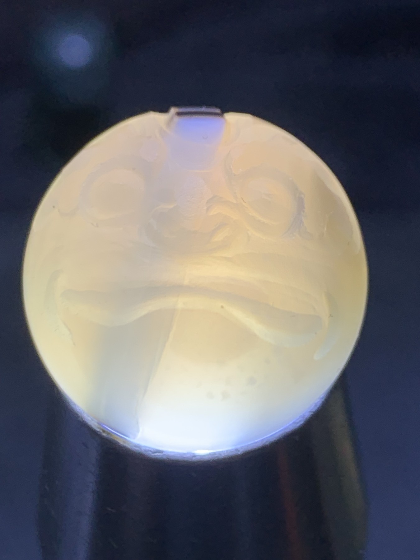 精美亚光高玉化巴西玛瑙手工俏色巧雕招财金蟾2.0圆珠一个！