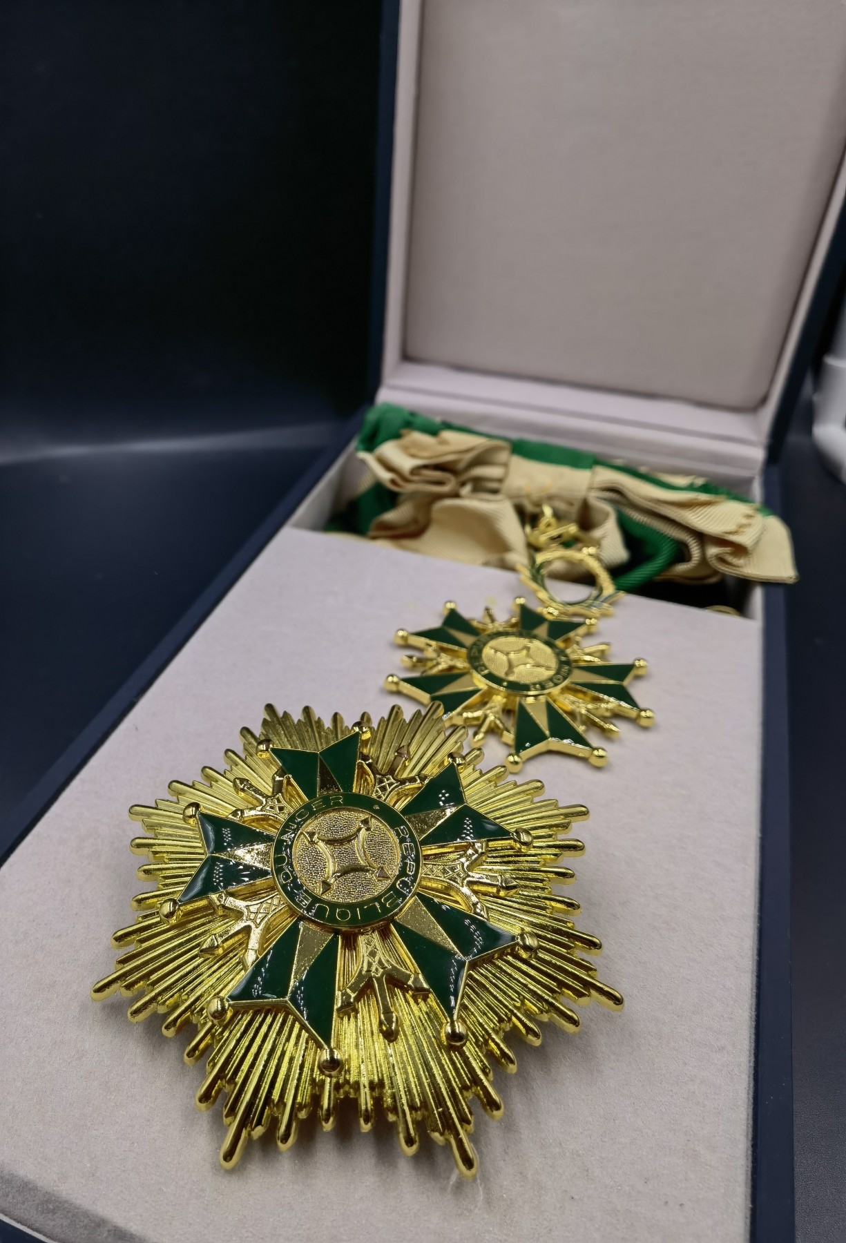 0押金拍卖 全场0起 大陆勋赏俱乐部第七期拍卖 原盒尼日尔共和国大指挥官级功勋勋章（大授）