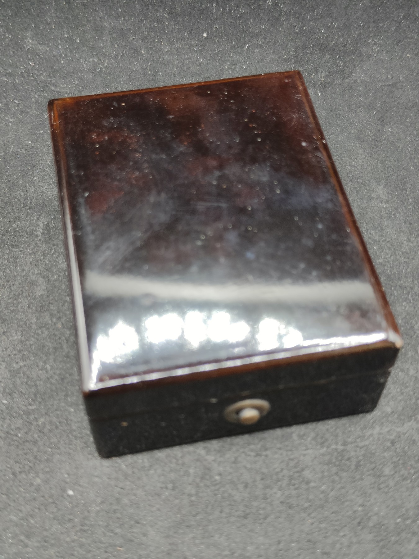 全场0元起拍 第100期 咸鱼国勋章拍卖专场 10月18日（周日）下午6：00开始 日本 明治早期漆木按扣盒 赤十字特别社员章 银制带略