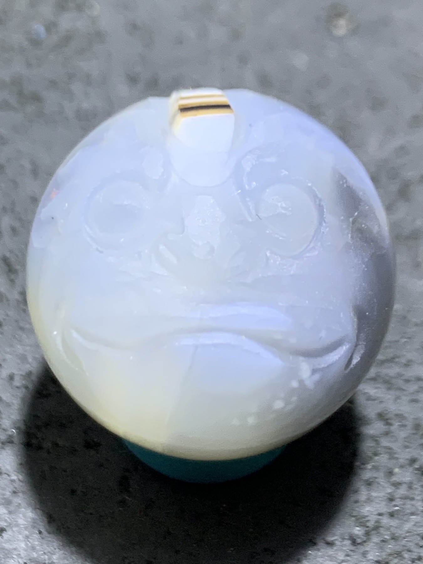 精美亚光高玉化巴西玛瑙手工俏色巧雕招财金蟾2.0圆珠一个！