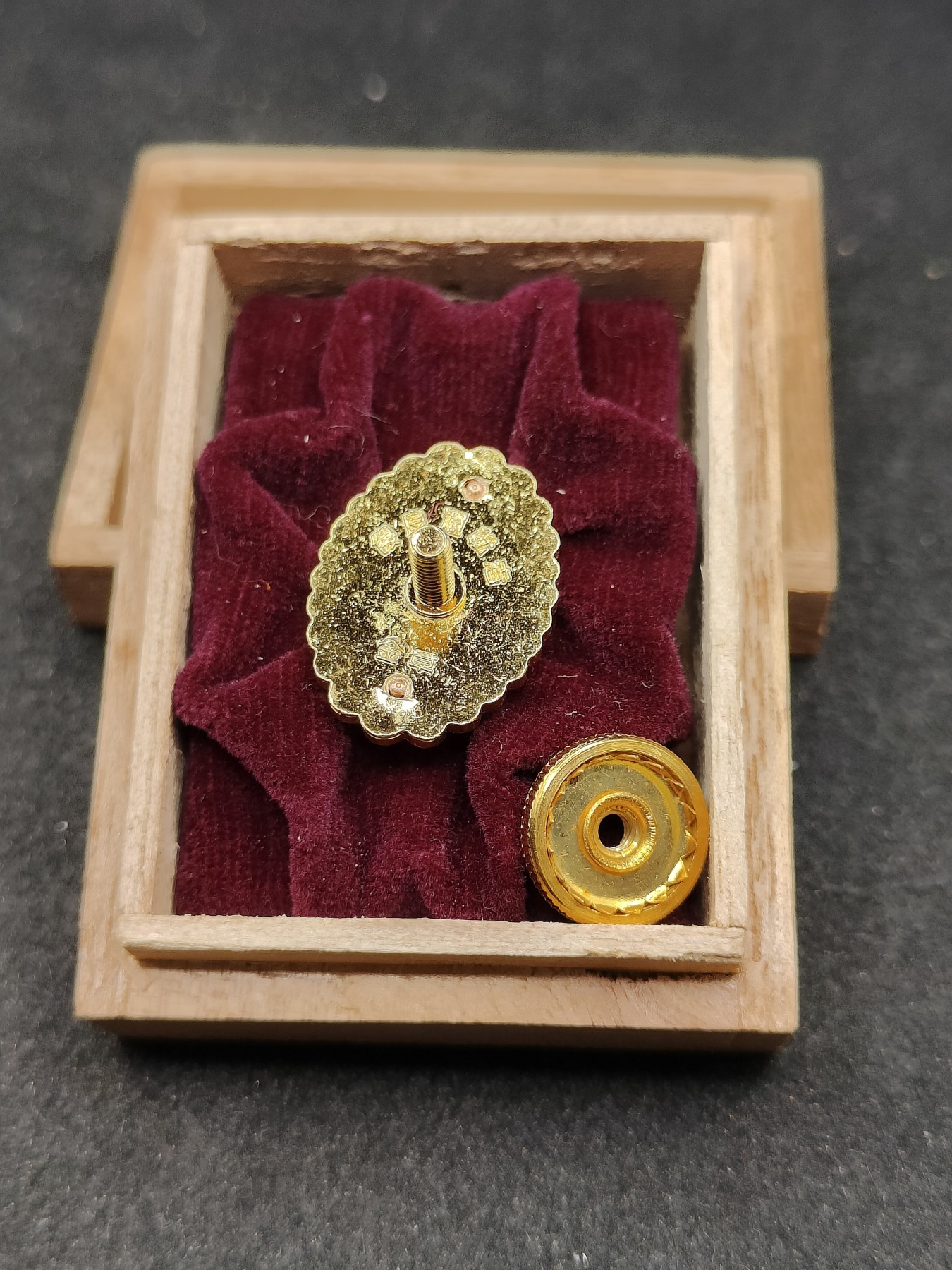 全场0元起拍 第100期 咸鱼国勋章拍卖专场 10月18日（周日）下午6：00开始 日本优良运转者金章