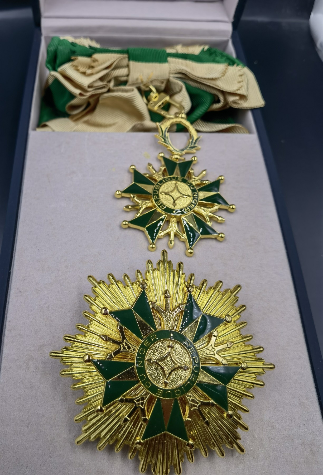 0押金拍卖 全场0起 大陆勋赏俱乐部第七期拍卖 原盒尼日尔共和国大指挥官级功勋勋章（大授）