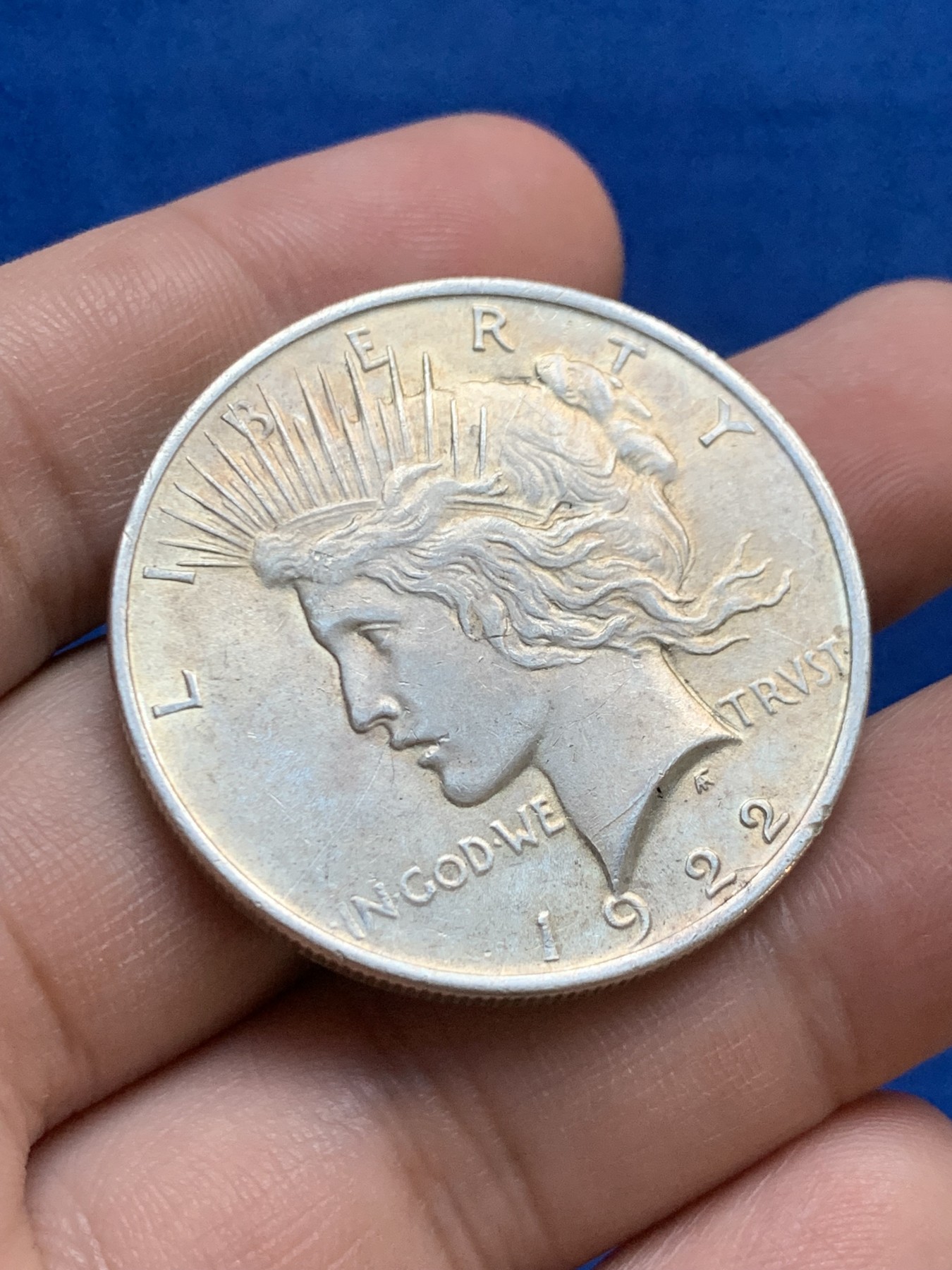 《竞宝斋》第207场-周日，周一 2场 (全场包邮) 1922年美国和平银币 带光好品，UNC品相