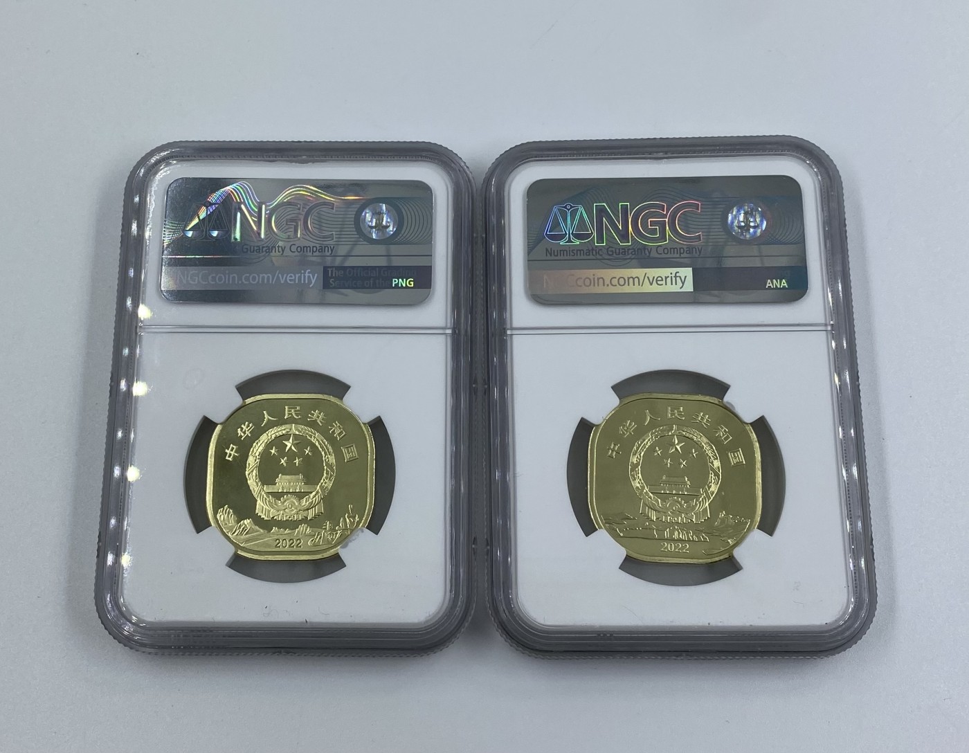 【金钰满堂钱币】拍卖第十九期 福利多多 大家多多捧场 2022年黄山.峨眉山纪念币.2枚一对.首日金兰标.NGC评级币68分