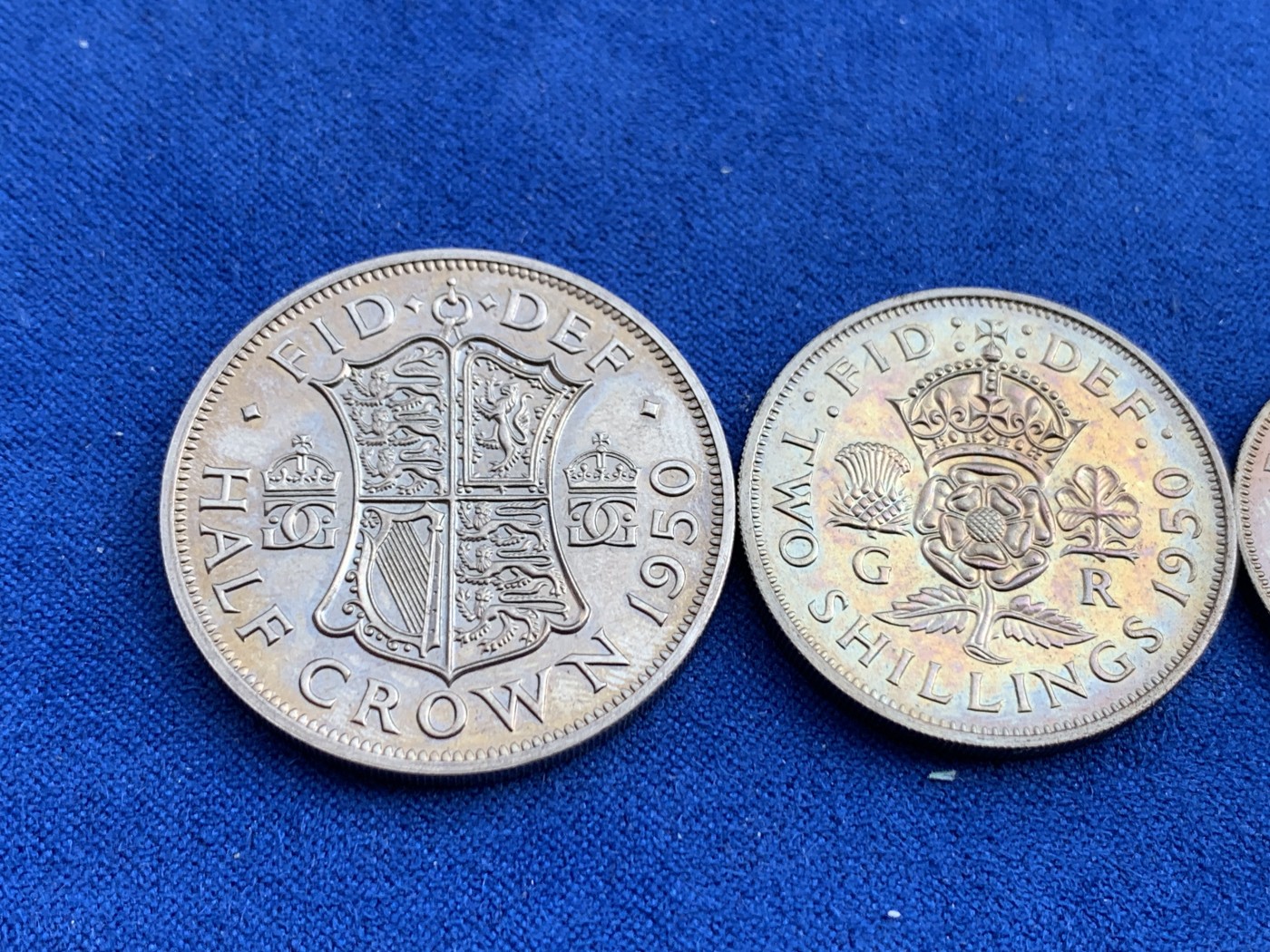 《竞宝斋》第207场-周日，周一 2场 (全场包邮) 1950年英国乔治六世精制套币，品相不错带五彩。