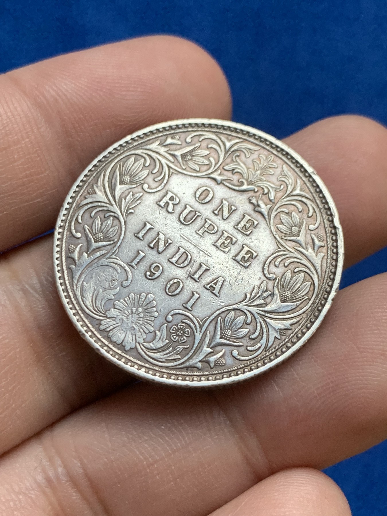 《竞宝斋》第207场-周日，周一 2场 (全场包邮) 印度 1901年 维多利亚 1卢比银币