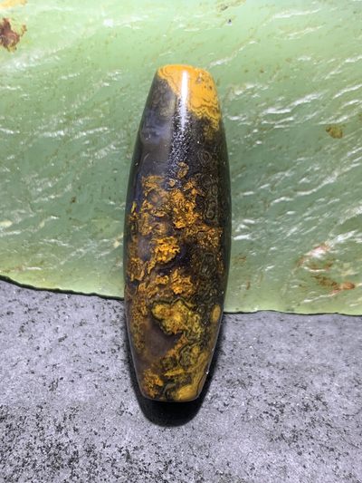 精美天然罕见冰种蓝玉髓亚光九眼页岩石蒙天珠天珠一颗！ - 精美天然罕见冰种蓝玉髓亚光九眼页岩石蒙天珠天珠一颗！