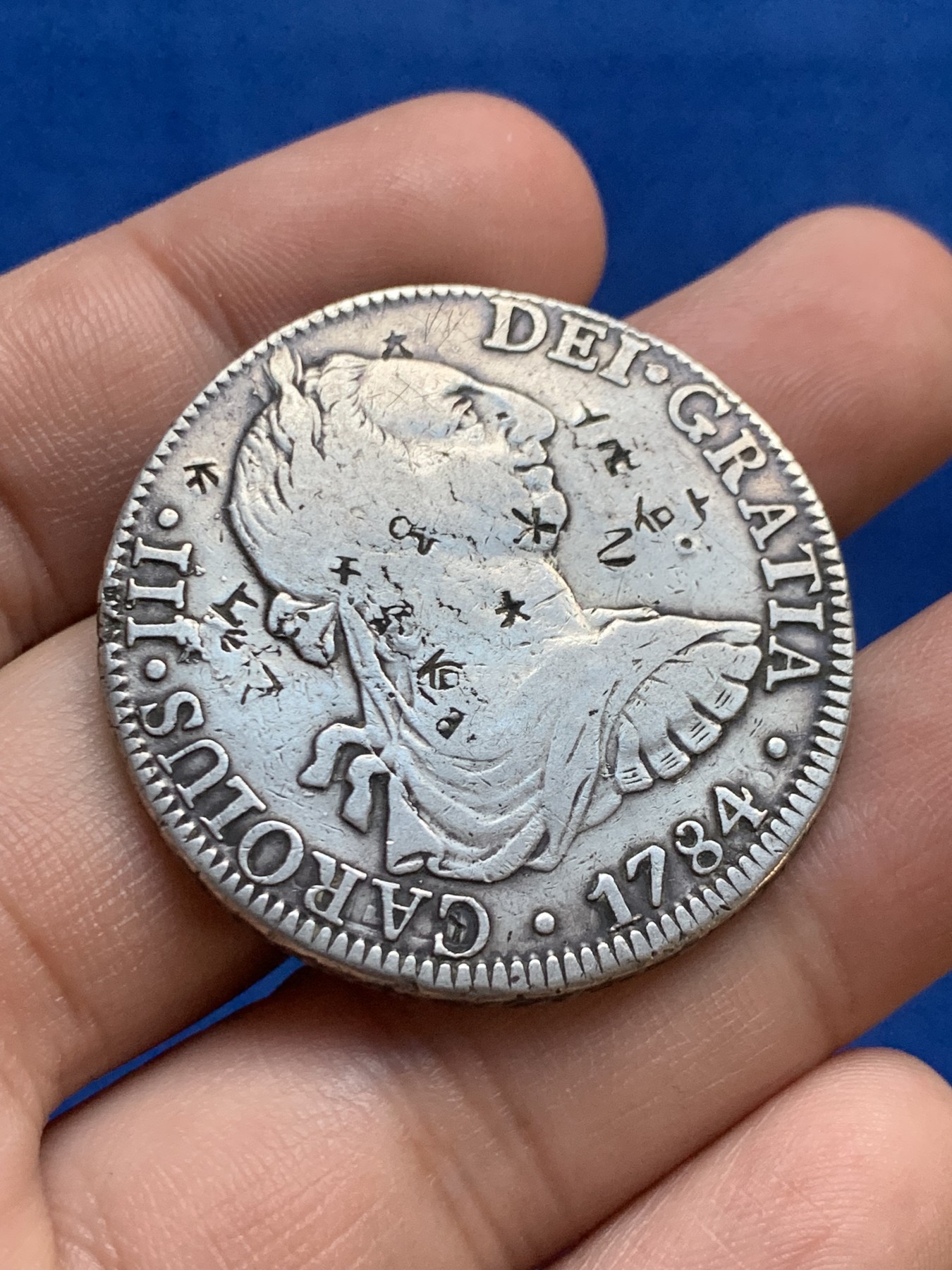 《竞宝斋》第207场-周日，周一 2场 (全场包邮) 西属 墨西哥 1784年 卡三 8R 双柱大银币 有戳有划 整体味道不错