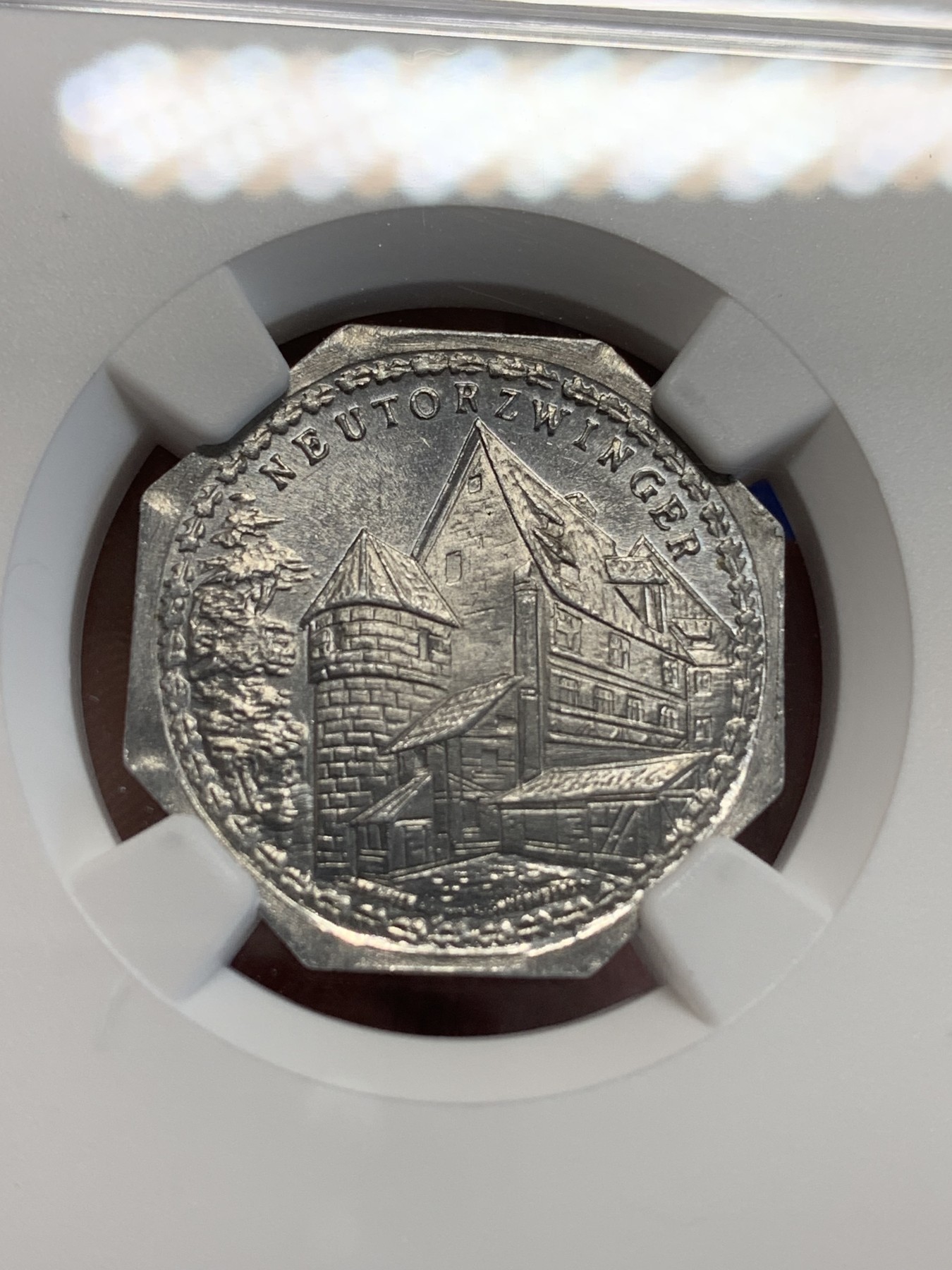 《竞宝斋》第207场-周日，周一 2场 (全场包邮) NGC-MS65 1920年德国紧急状态时期纽伦堡20芬尼 景观代币