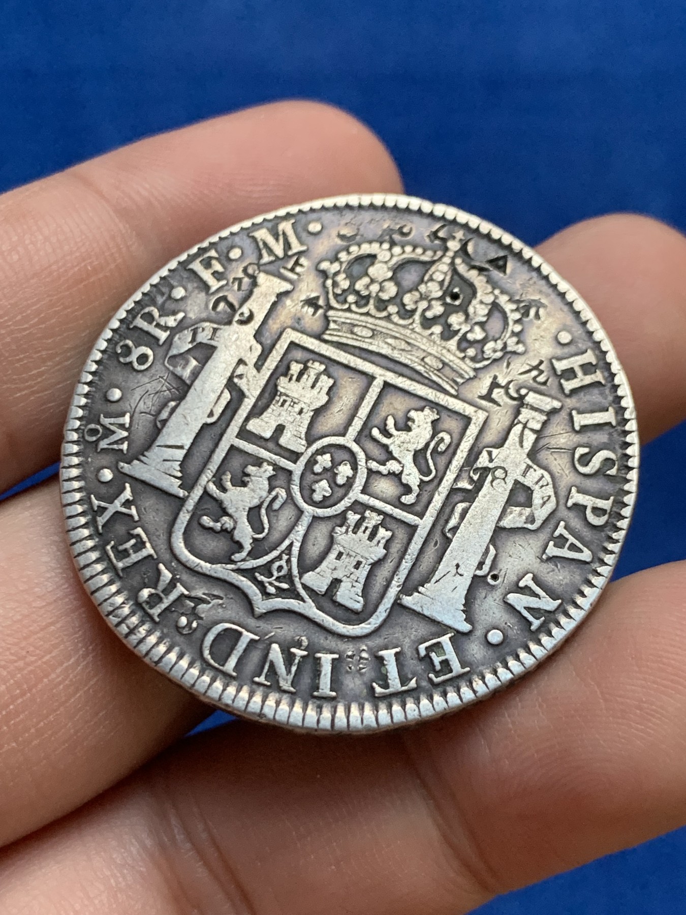 《竞宝斋》第207场-周日，周一 2场 (全场包邮) 西属 墨西哥 1784年 卡三 8R 双柱大银币 有戳有划 整体味道不错