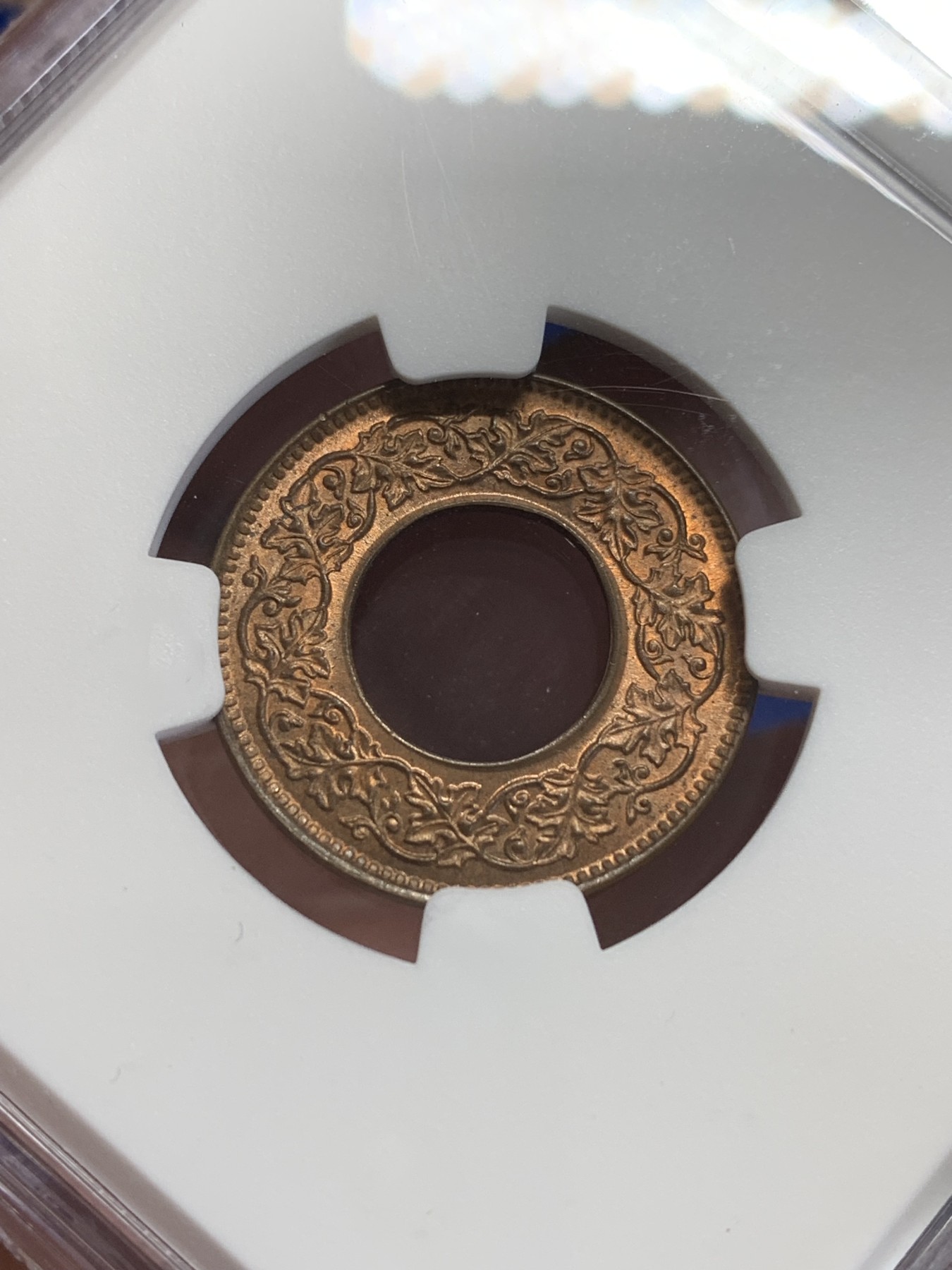 《竞宝斋》第207场-周日，周一 2场 (全场包邮) NGC MS64 1943英属印度1派沙铜币 少见的圆冠版 难得的好品 喜欢的不要错过