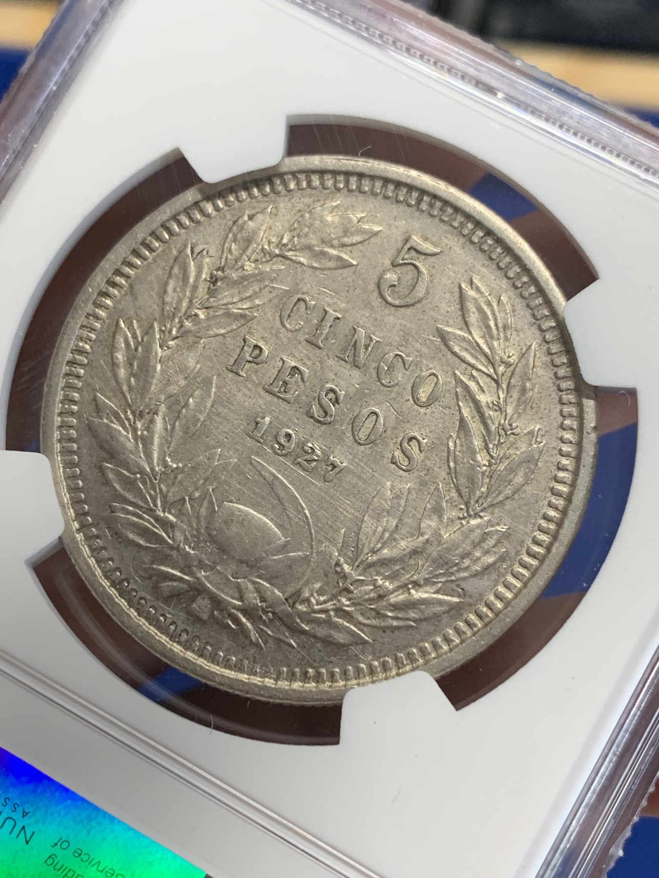 《竞宝斋》第207场-周日，周一 2场 (全场包邮) NGC AUD  1927  智利秃鹫5比索银币 比较少见南美大银