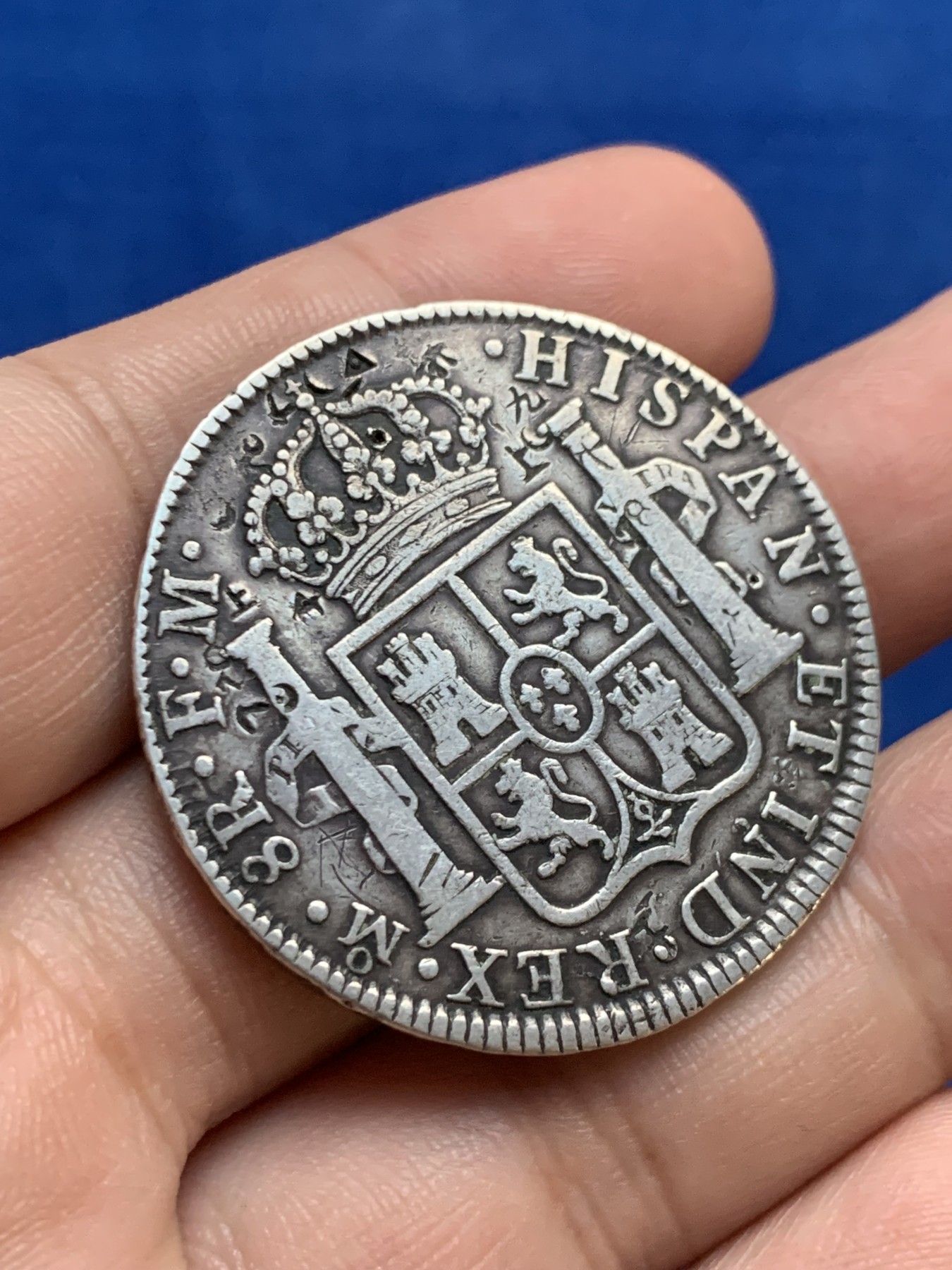 《竞宝斋》第207场-周日，周一 2场 (全场包邮) 西属 墨西哥 1784年 卡三 8R 双柱大银币 有戳有划 整体味道不错