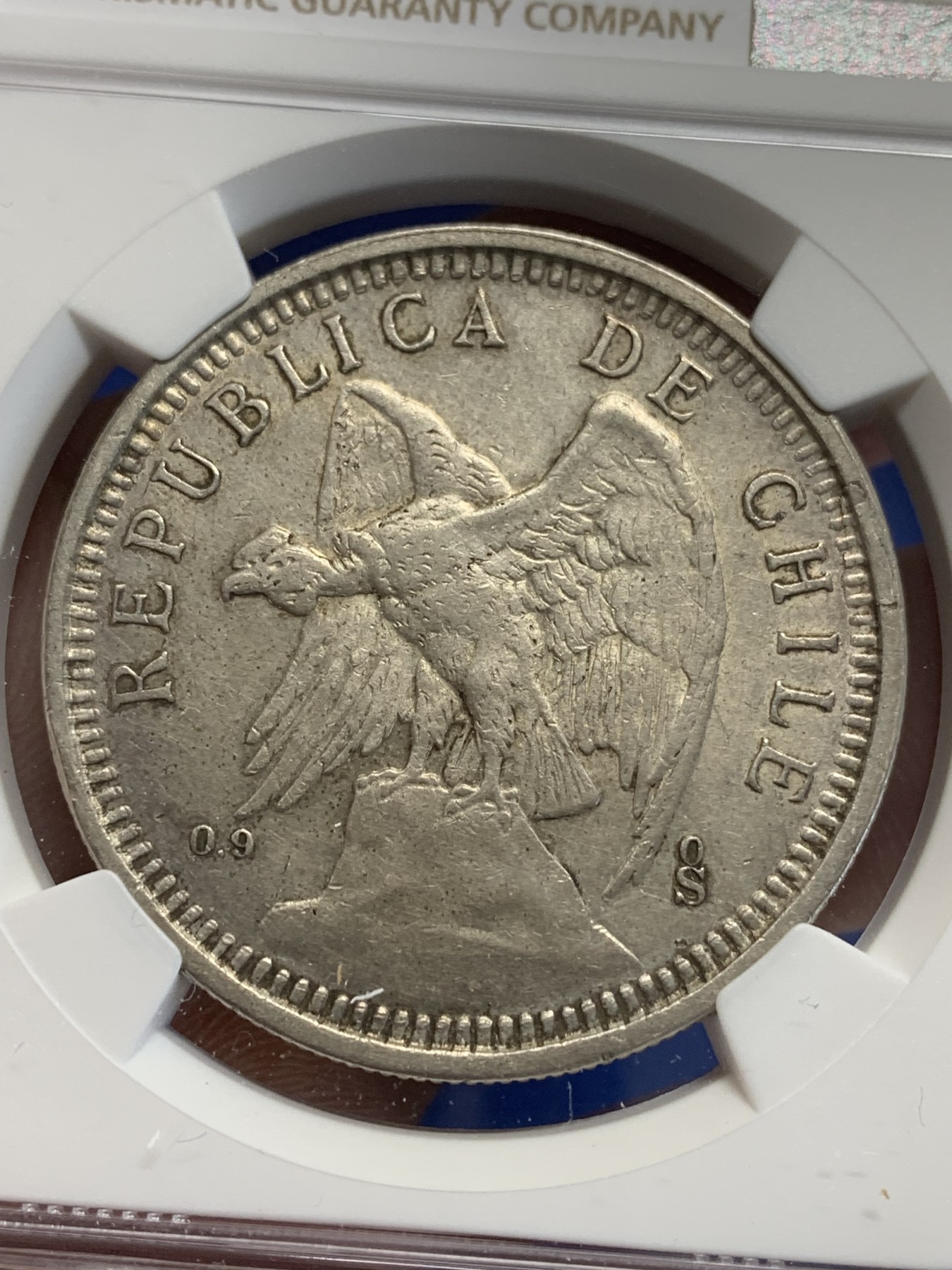 《竞宝斋》第207场-周日，周一 2场 (全场包邮) NGC AUD  1927  智利秃鹫5比索银币 比较少见南美大银