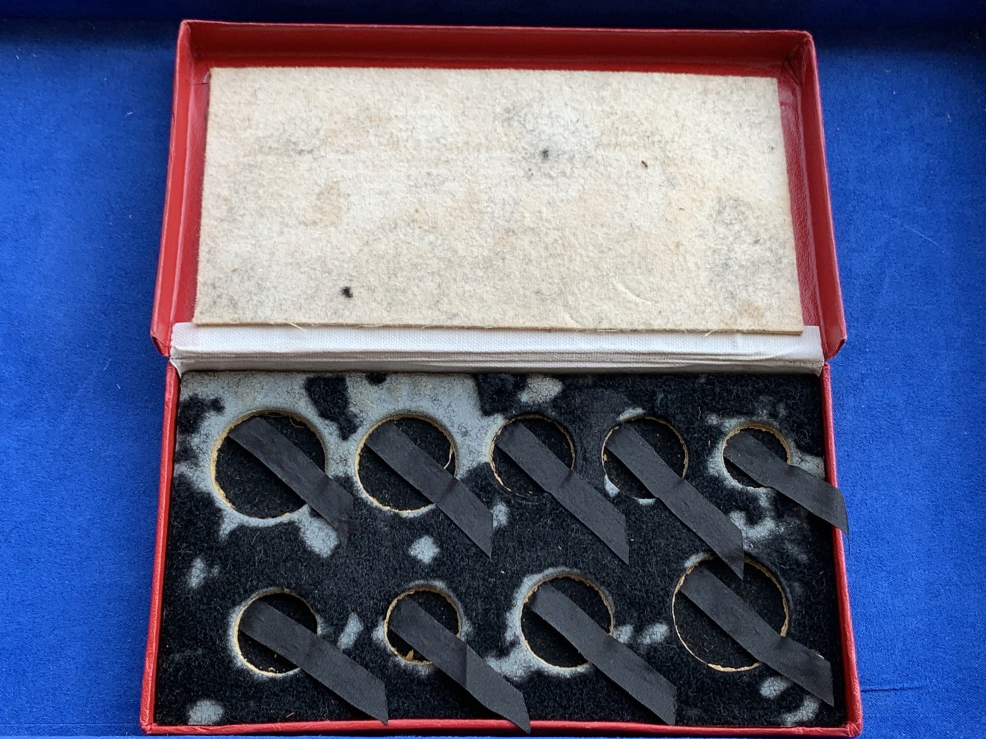 《竞宝斋》第207场-周日，周一 2场 (全场包邮) 1950年英国乔治六世精制套币，品相不错带五彩。