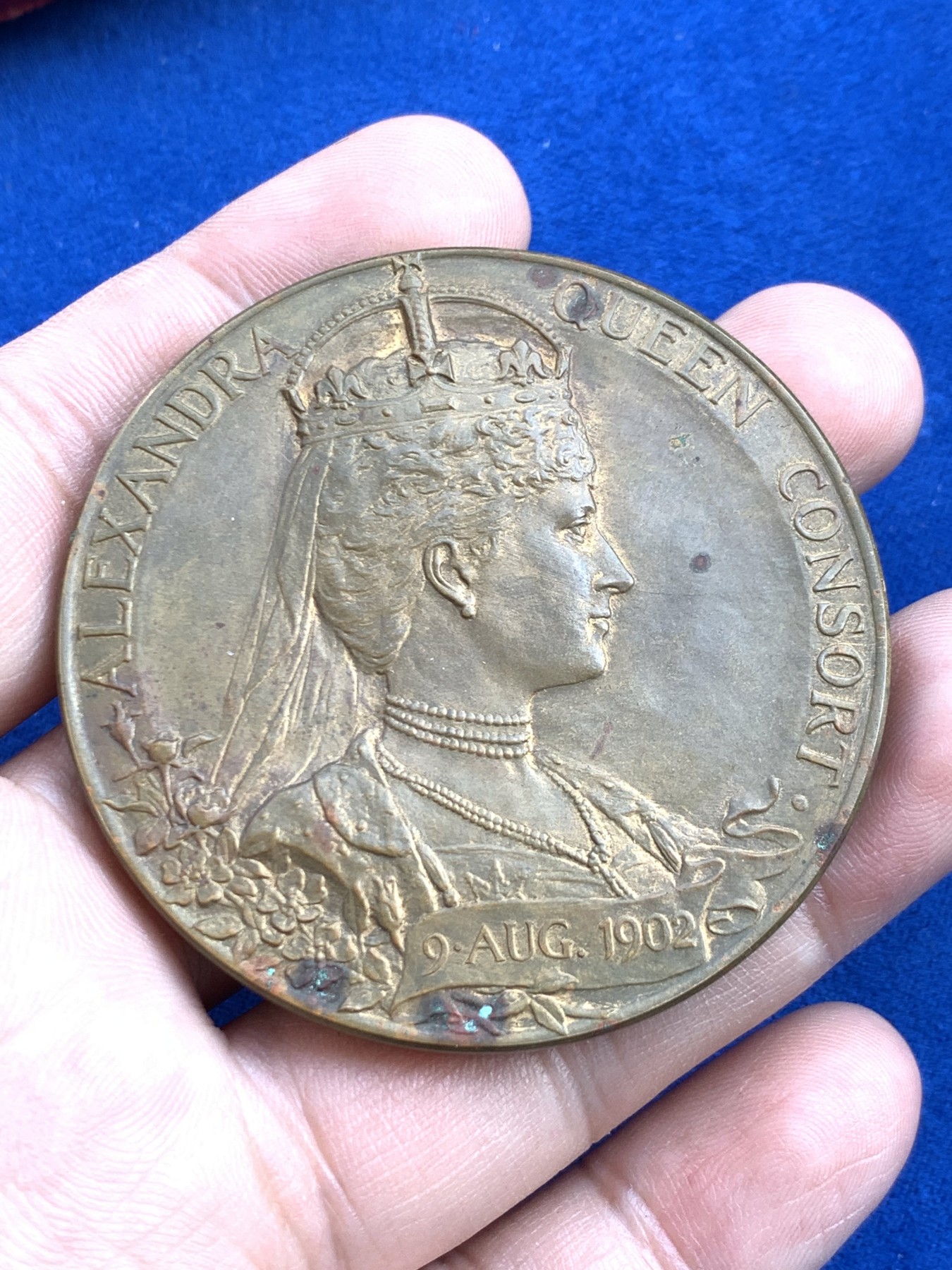 《竞宝斋》第207场-周日，周一 2场 (全场包邮) 英国1902年爱德华七世加冕大铜章，好品带原盒，55.6mm，80.8g