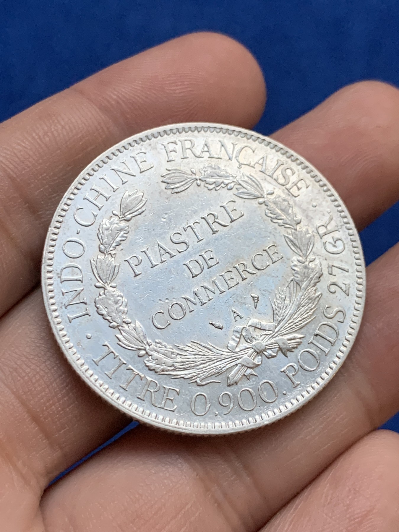 《竞宝斋》第207场-周日，周一 2场 (全场包邮) 1909年法属印支1皮斯阿特大银币，俗称座洋，轻度磨损，底板状态好