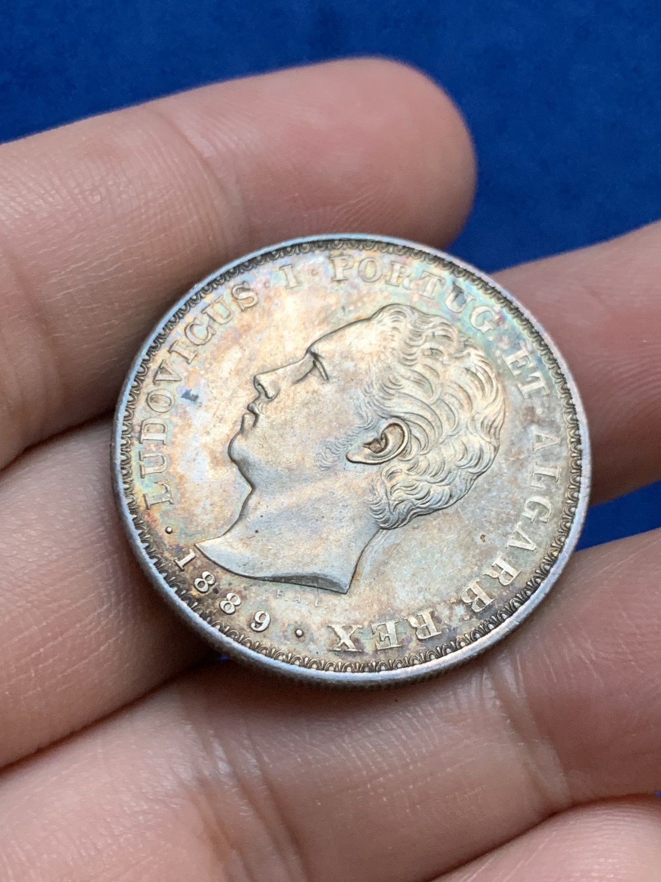 《竞宝斋》第207场-周日，周一 2场 (全场包邮) 葡萄牙1889年路易斯一世500里斯银币，半圆面值，UNC品。环彩包浆，MS级细节。稀少品种，好品难得一见