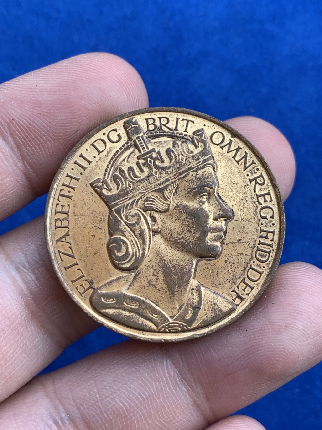 《竞宝斋》第207场-周日，周一 2场 (全场包邮) 1953年英国伊丽莎白二世加冕铜章（劳斯莱斯） 35.1mm 16.1克