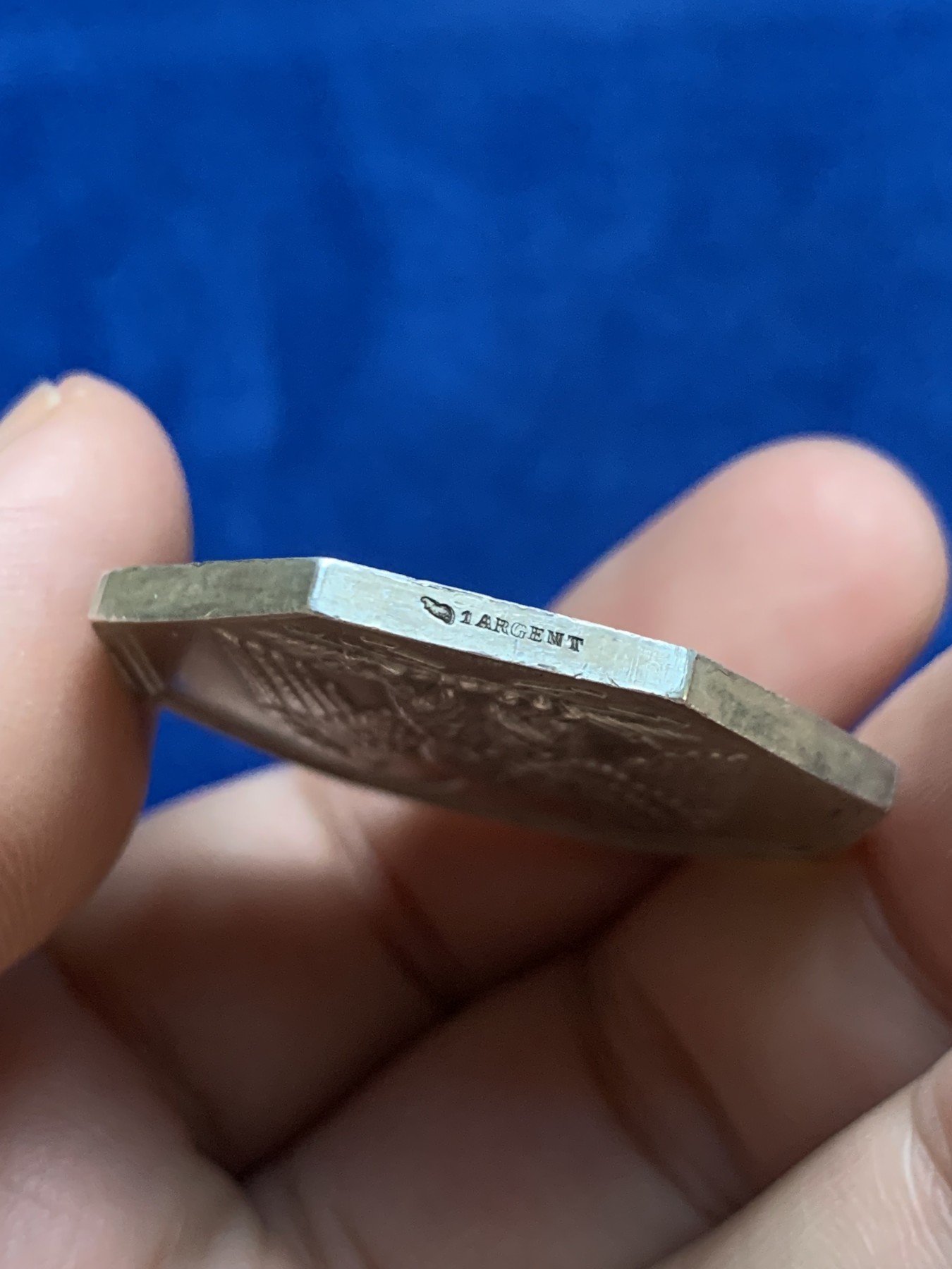 《竞宝斋》第207场-周日，周一 2场 (全场包邮) 1843年法国雄鹰保险公司八角，极少见 21.8克 36.4mm 丰饶角银标 大规格 状态不错