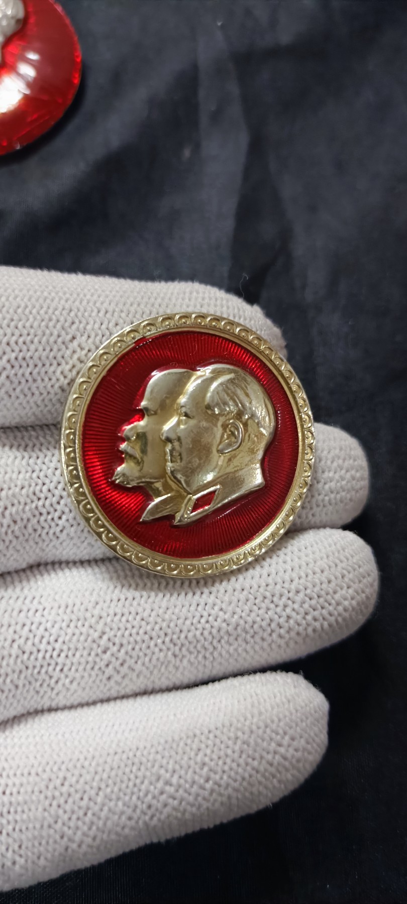 天字一号拍卖！ 毛列双人像！