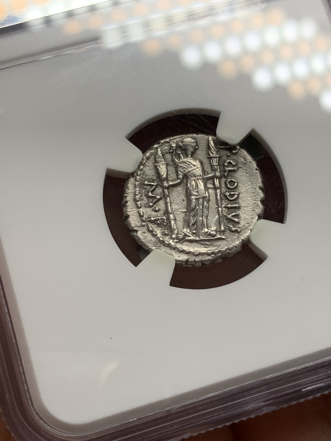 《竞宝斋》第207场-周日，周一 2场 (全场包邮) NGC-Ch XF 古罗马共和时期 阿波罗银币 背面狄安娜女神手握火炬 1狄纳里 3.76g