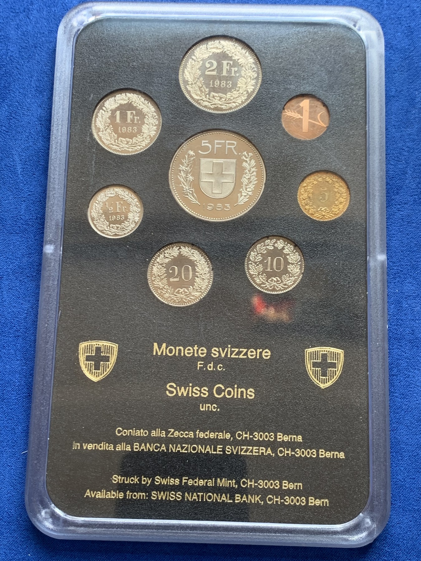 《竞宝斋》第207场-周日，周一 2场 (全场包邮) 瑞士1983年8枚套精制套币 黑色