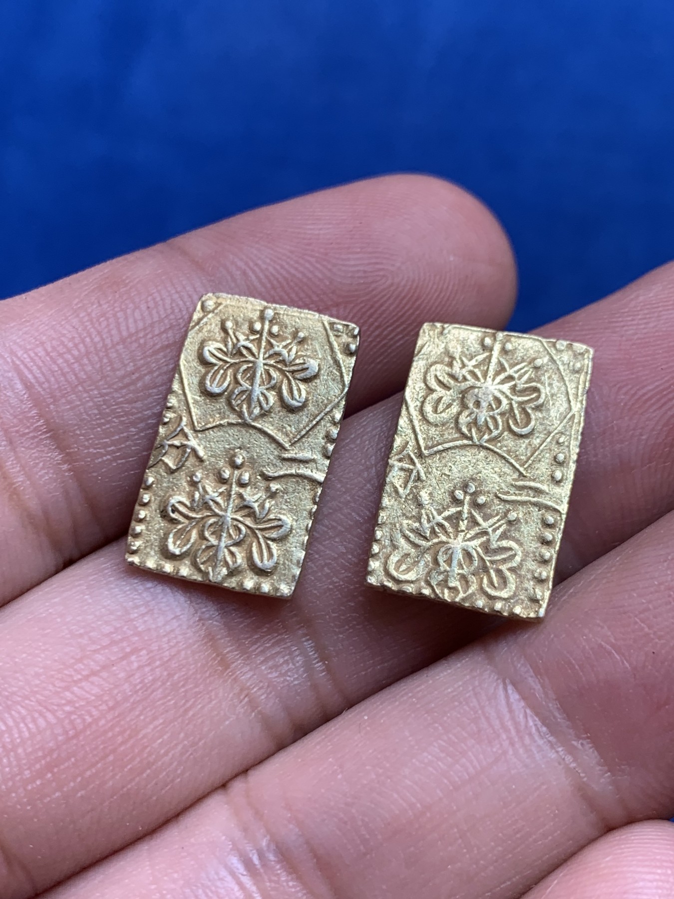 《竞宝斋》第207场-周日，周一 2场 (全场包邮) 两枚一组 日本明治二分金 一对