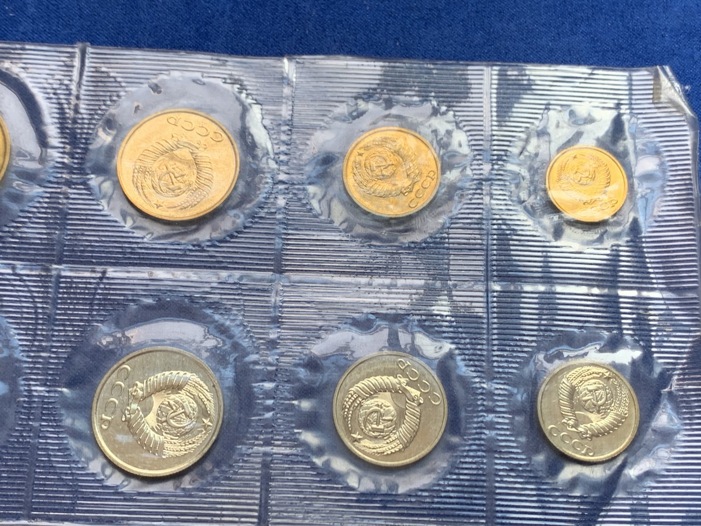 《竞宝斋》第207场-周日，周一 2场 (全场包邮) 苏联1989年密封套币带章，unc-bu强光好品可藏！