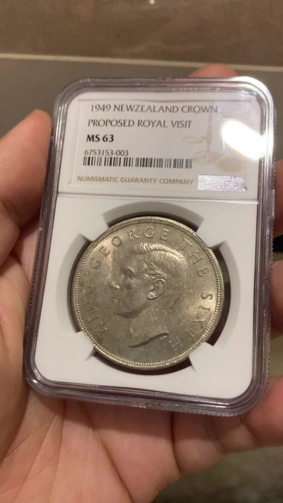 《竞宝斋》第207场-周日，周一 2场 (全场包邮) NGC-MS63 新西兰1949年乔六皇家访问1克朗大银币 高分好状态