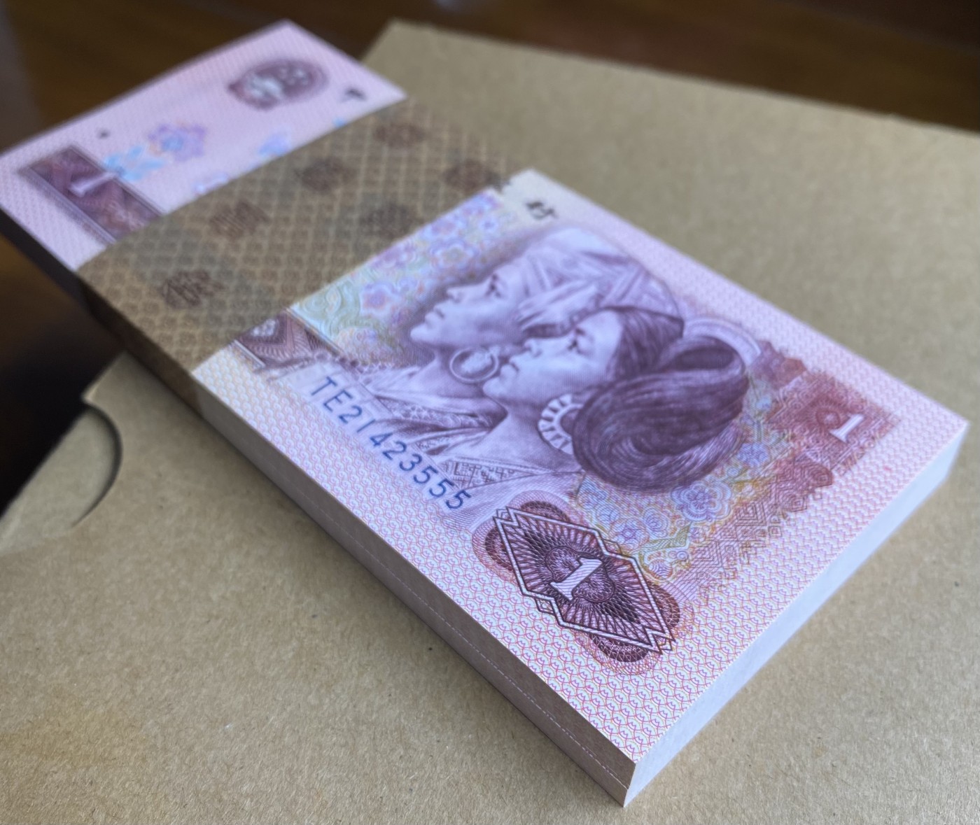 大黄蜂拍卖第87期 801红金龙刀货TE21423501中间少585，99张，绝品无斑