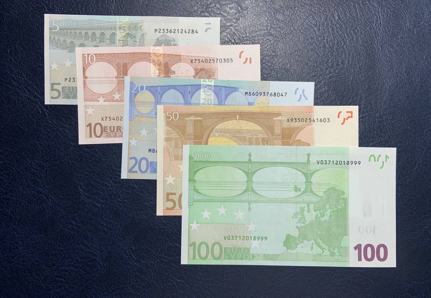 收藏联盟Quantum Auction 第297期拍卖  欧盟国家2002年5-100欧元 品相全新UNC 100欧元为999豹子号