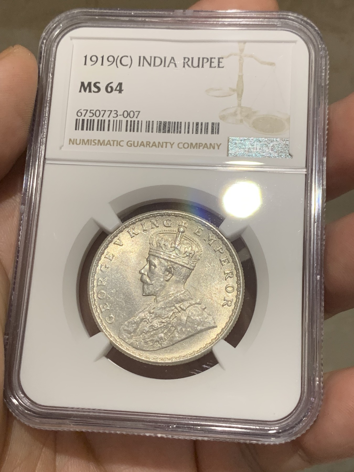 《竞宝斋》第207场-周日，周一 2场 (全场包邮) NGC-MS64 英属印度1919年C版乔五1卢比银币 高分稀少