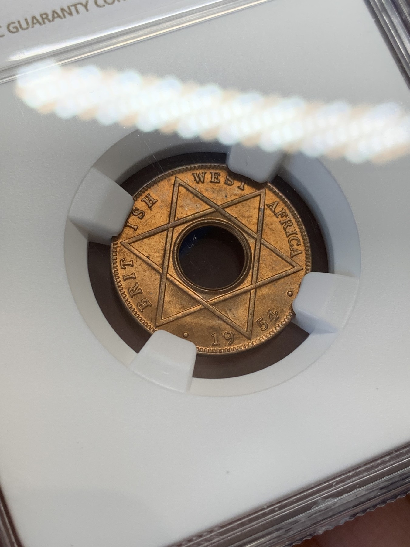 《竞宝斋》第207场-周日，周一 2场 (全场包邮) NGC-MS66RB 英属西非 1954年 1/10便士铜币 伊丽莎白二世 原卷拆状态 唯一冠军分！！！