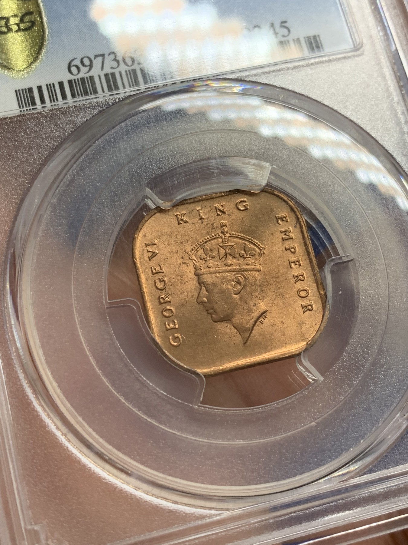 《竞宝斋》第207场-周日，周一 2场 (全场包邮) PCGS-MS66RD 英属马来亚 1943年 1分铜币 乔治六世 冠军分！极品原红铜光！